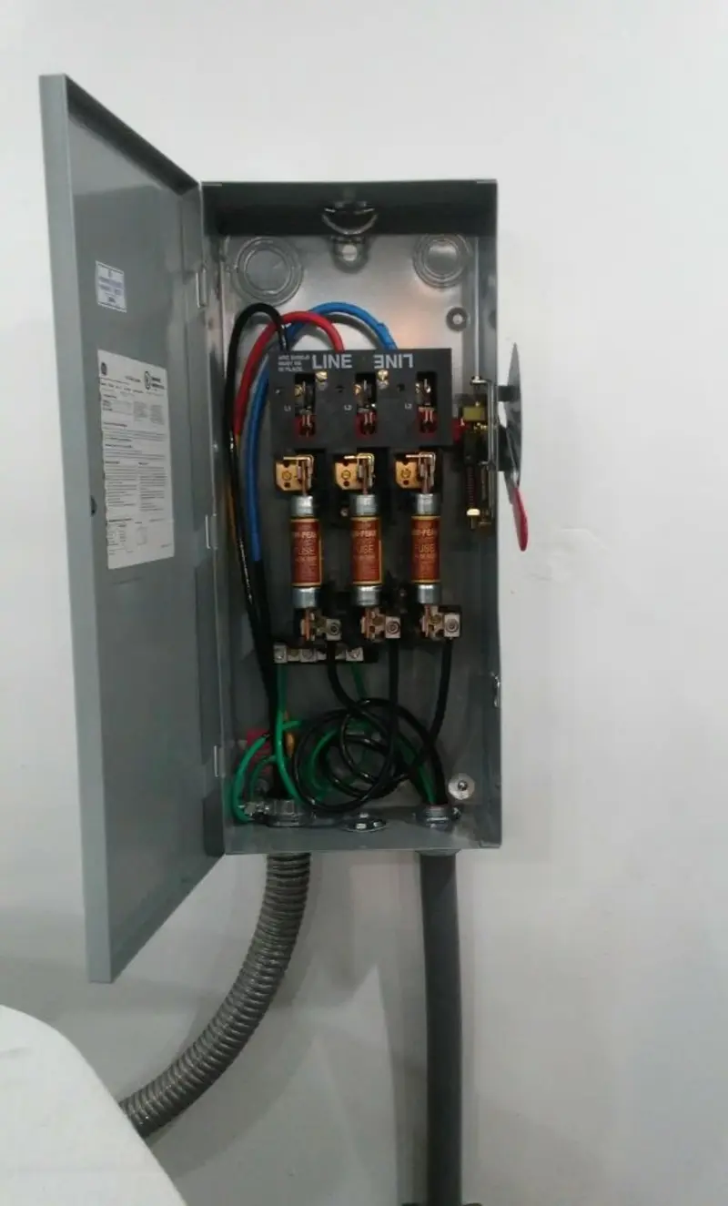 Three-phase disconnect switch installed for Electrical Wiring & Rewiring in Potomac Mills